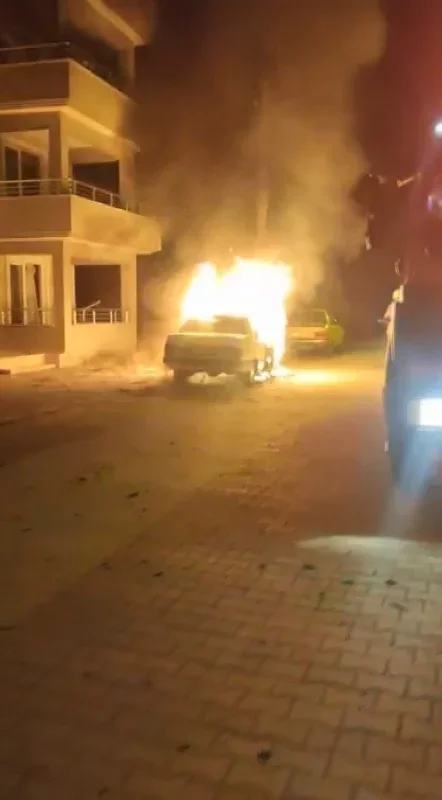 Maskeli şüpheli İznik'te park halindeki otomobili yaktı