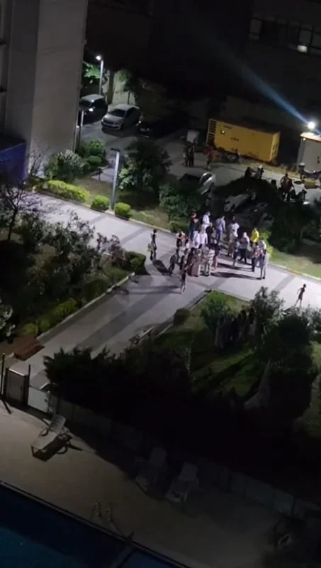 Esenyurt'ta havai fişek kavgası: İki aile birbirine girdi
