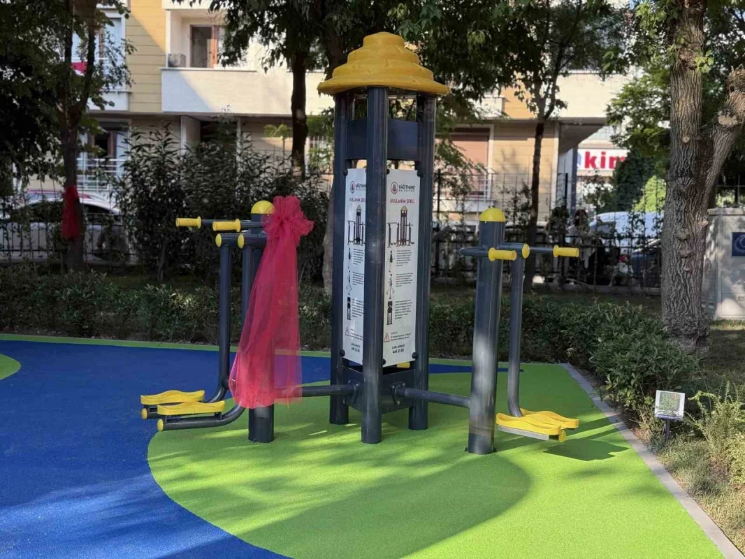 Kağıthane'de yenilenen Muammer Aksoy Parkı hizmete açıldı