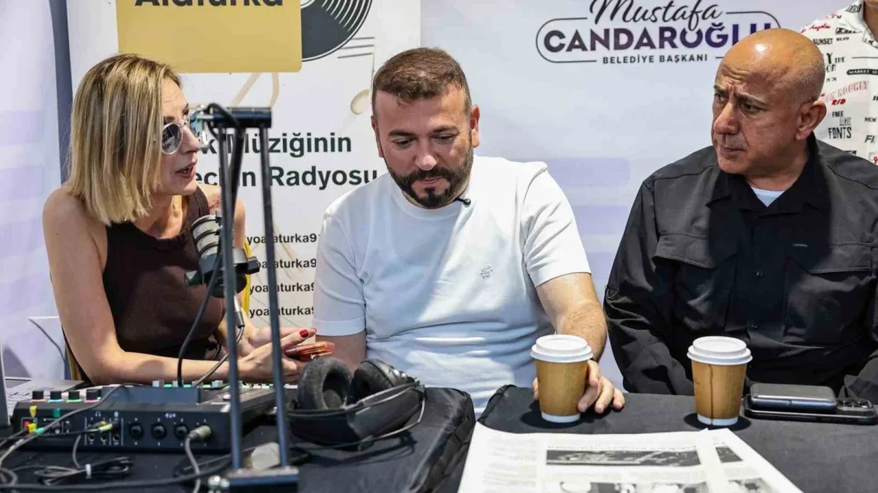 Arnavutköy Radyo Festivali Karaburun Sahili'nde binlerce kişiyi buluşturdu