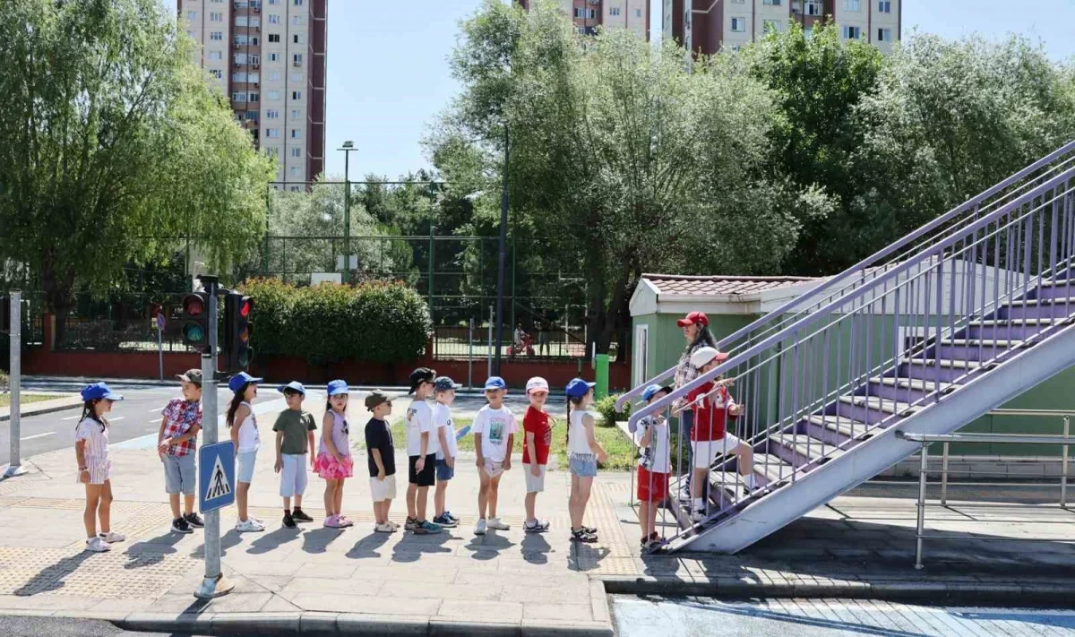 Küçükçekmece'de çocuk trafik eğitimleri yaz döneminde başladı