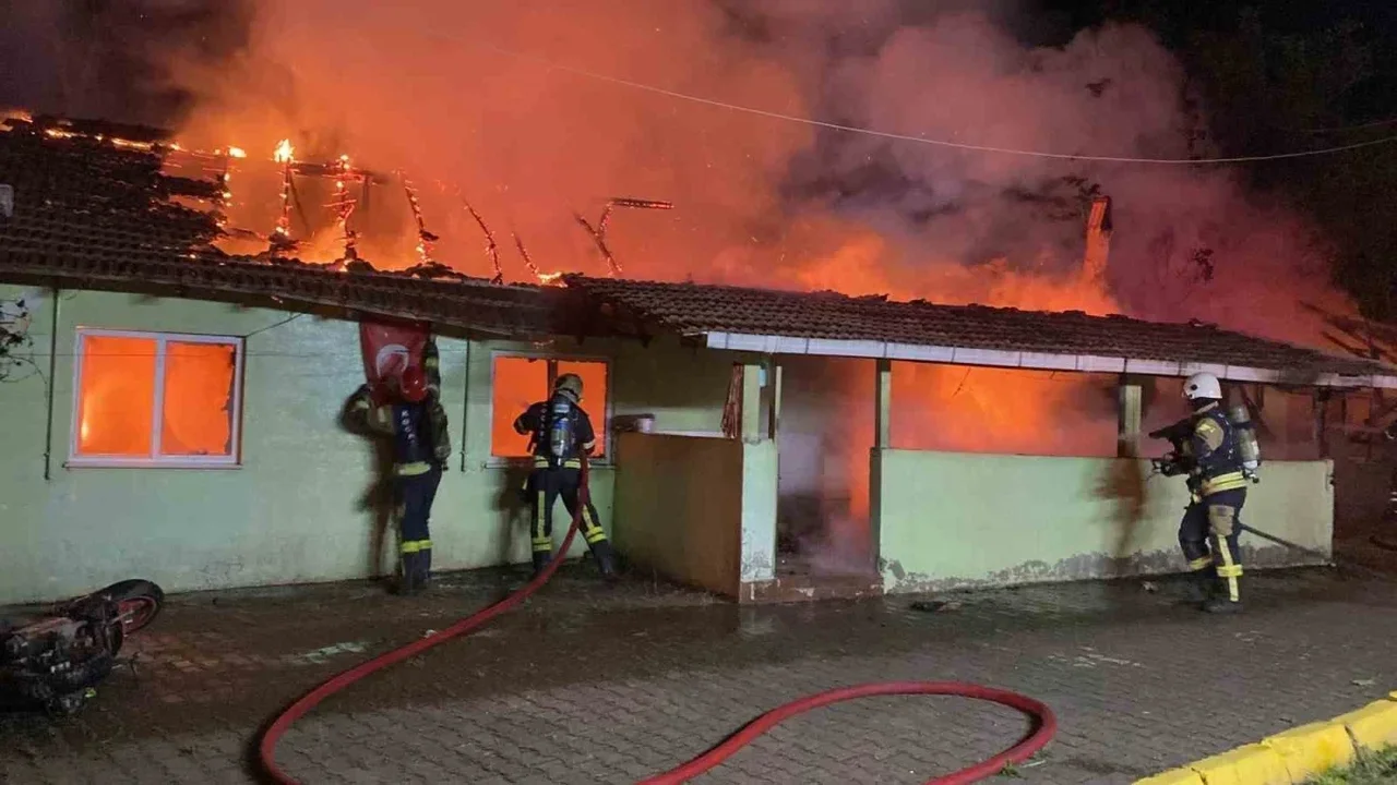 Kartepe'de annesini dehşete sürükleyen sanığa 15 yıl hapis