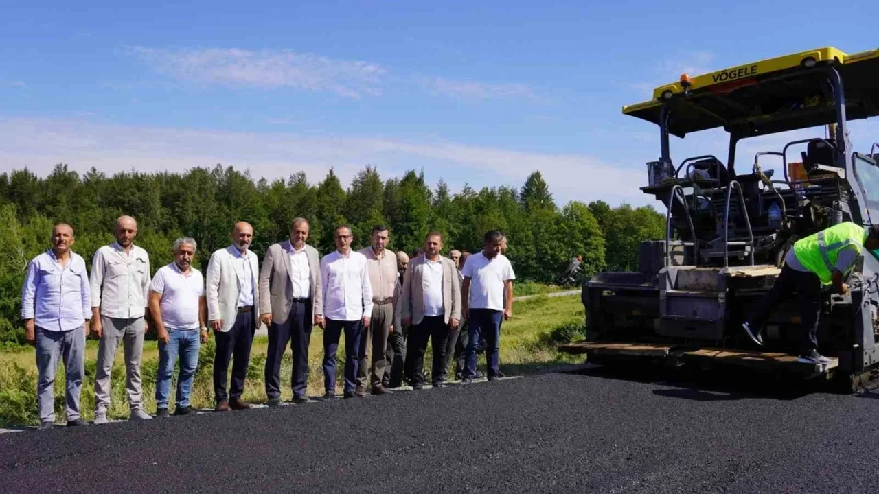 İznik-Gölcük bağlantı yoluna sıcak asfalt çalışması başladı