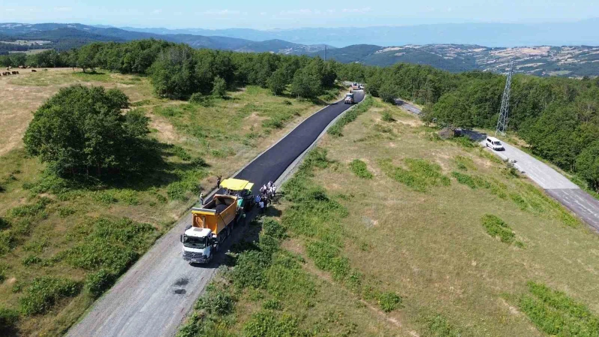 İznik-Gölcük bağlantı yoluna sıcak asfalt çalışması başladı