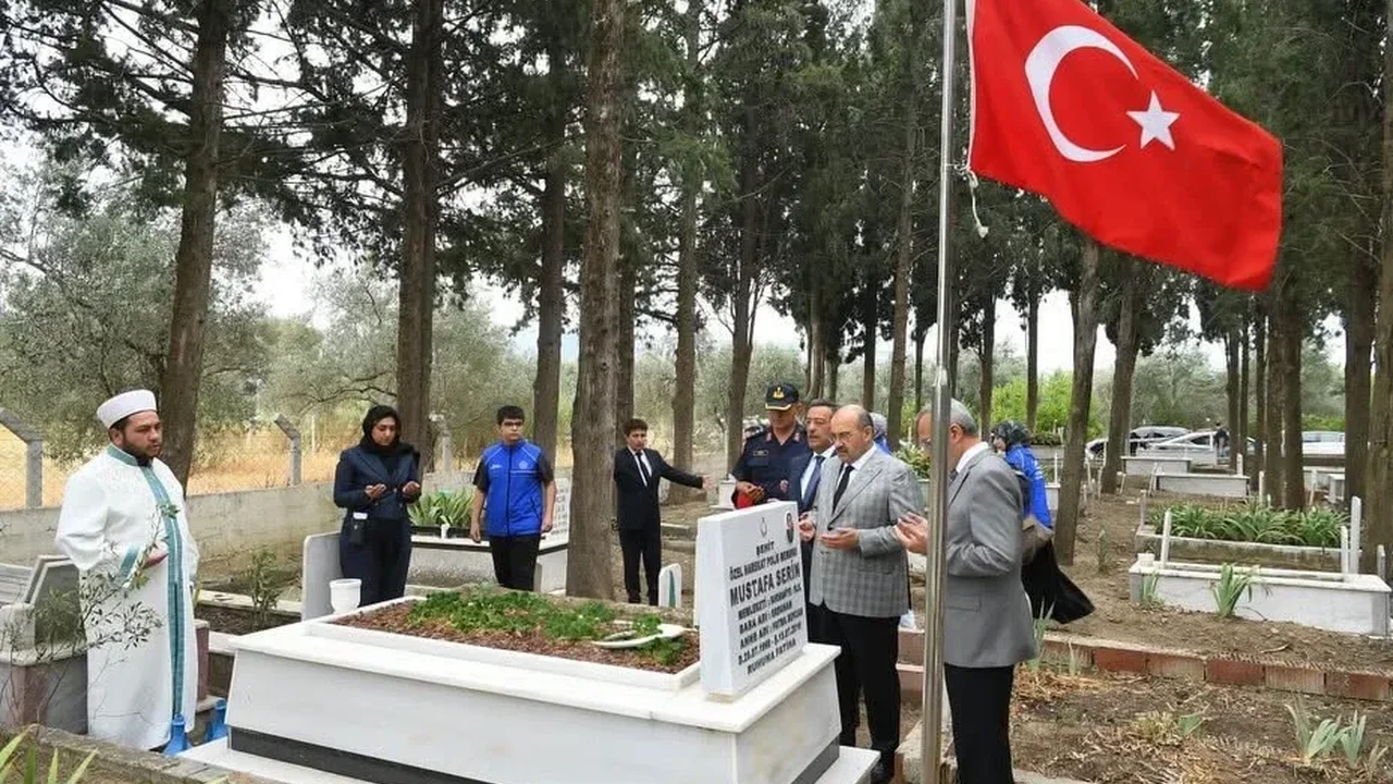 Vali Ustaoğlu, 15 Temmuz şehitlerinin ailelerini ziyaret etti
