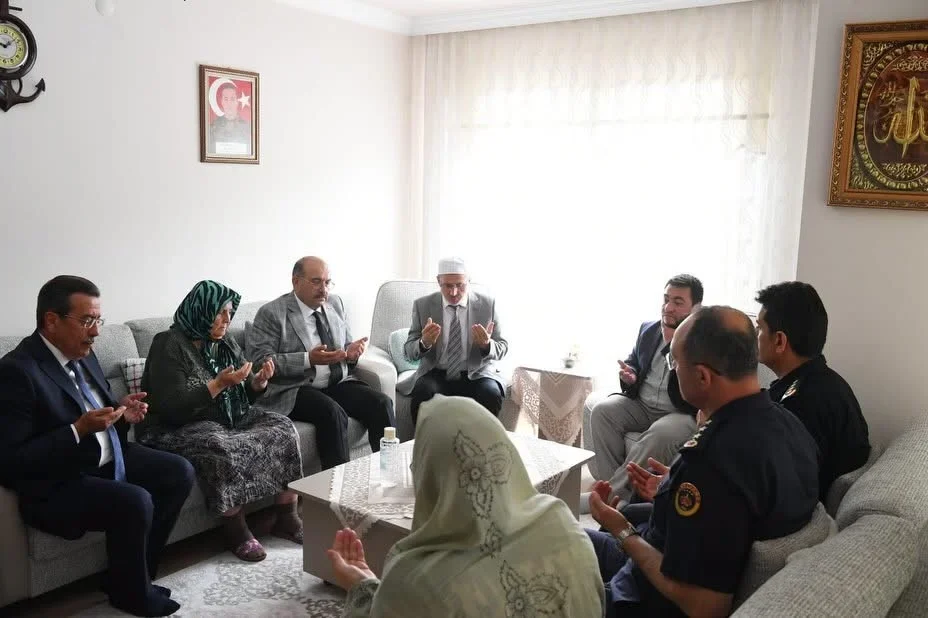 Vali Ustaoğlu, 15 Temmuz şehitlerinin ailelerini ziyaret etti
