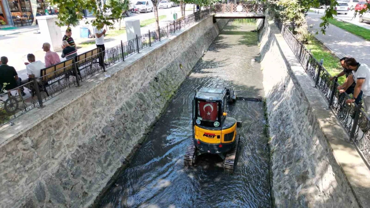 Bursa'da dere yataklarında 21 kilometrelik temizlik