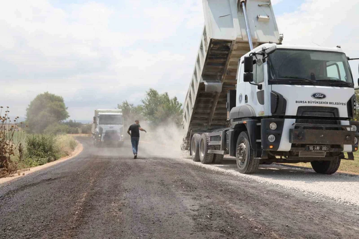 Bursa Büyükşehir, Nilüfer'de 4.100 metrelik yolu yeniliyor