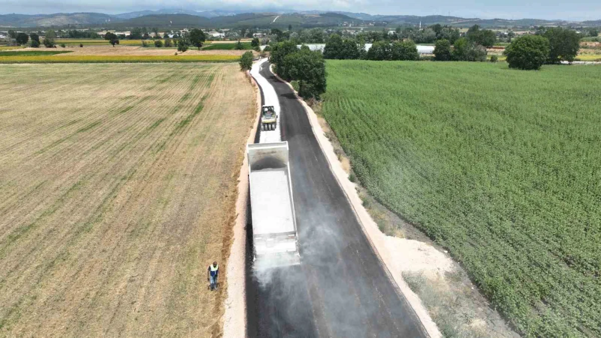 Bursa Büyükşehir, Nilüfer'de 4.100 metrelik yolu yeniliyor