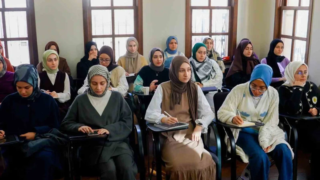 TÜRGEV'li genç kızlar savunma teknolojileri alanında yetişiyor