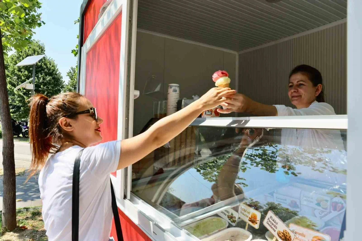 Küçükçekmece Belediyesi'nden yazın yeni durağı: Külahta açıldı