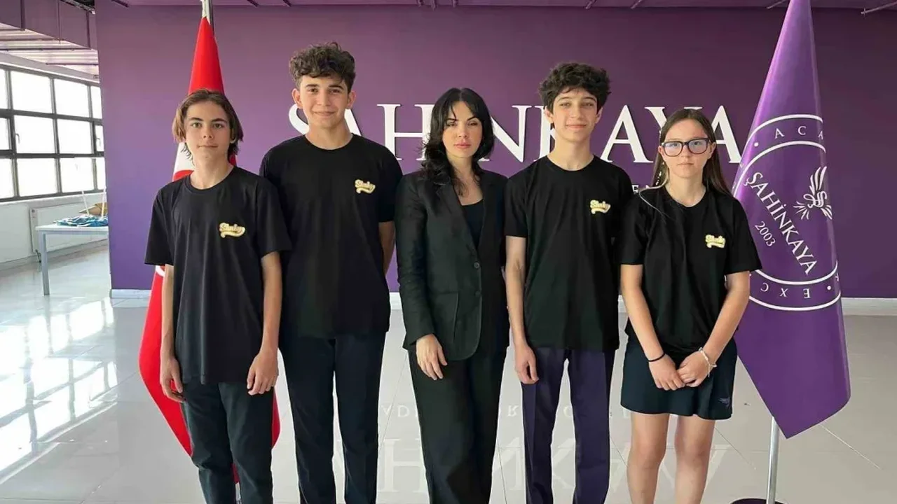 Şahinkaya LGS'de iki Türkiye birincisi çıkardı