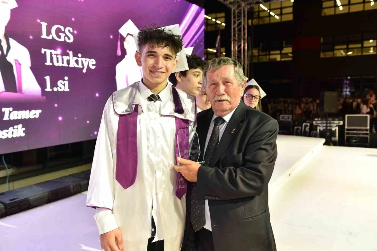 Şahinkaya LGS'de iki Türkiye birincisi çıkardı