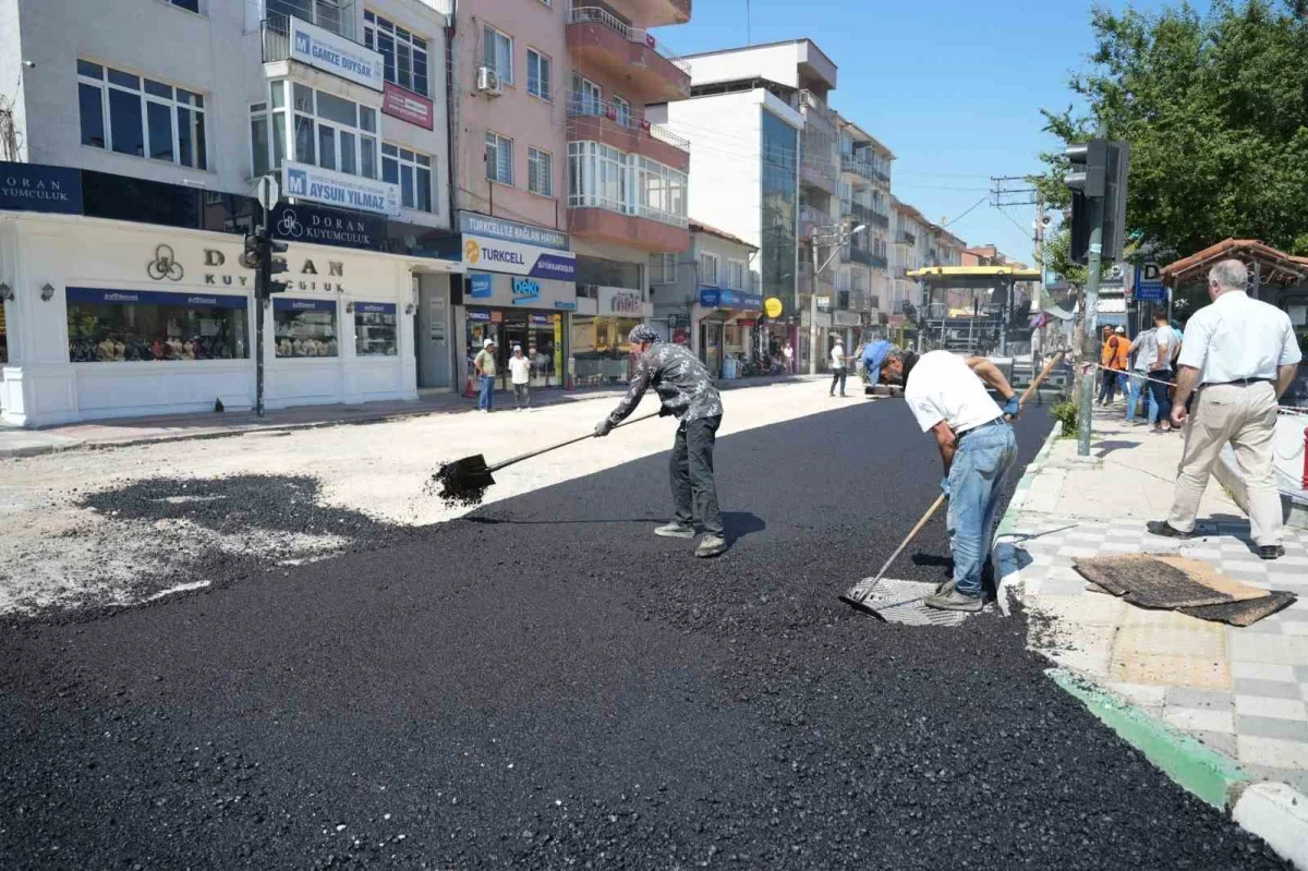 Yenişehir'in ana arterlerinde sıcak asfalt çalışması tamamlandı