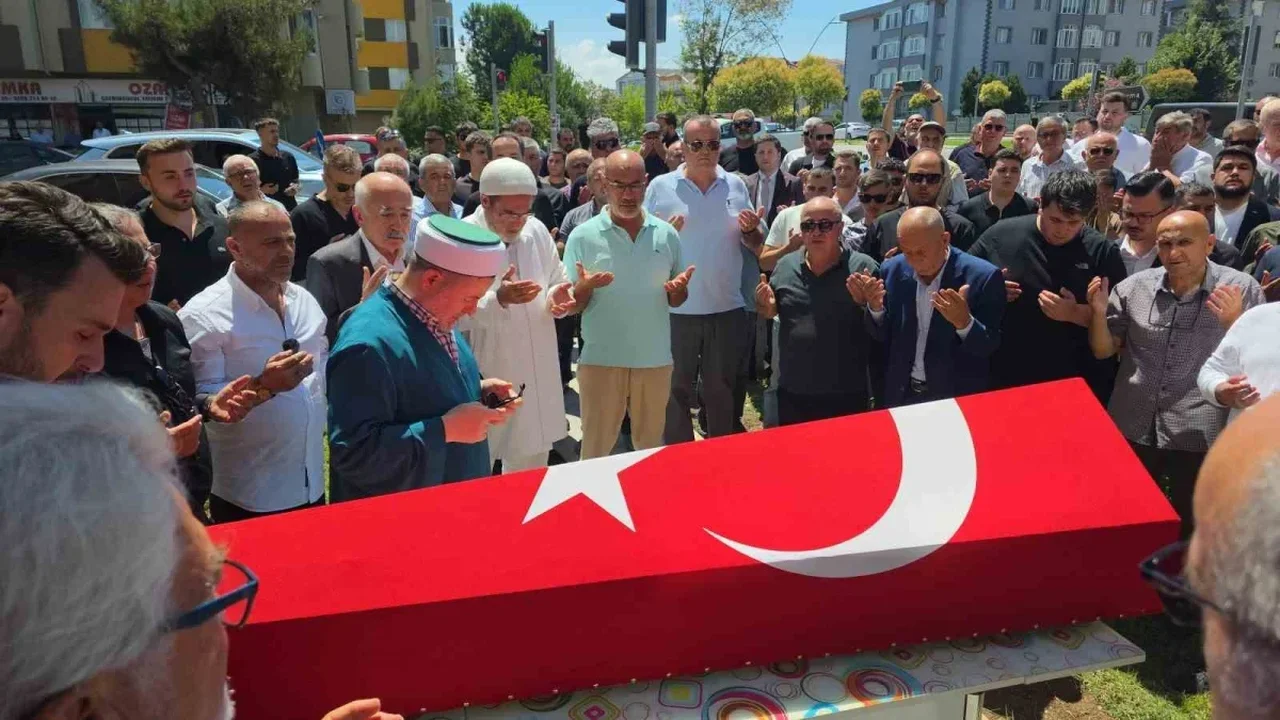 Mehmet Cemal Öztaylan Bandırma'da son yolculuğuna uğurlandı