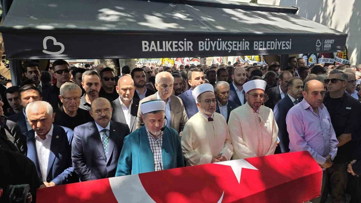 Mehmet Cemal Öztaylan Bandırma'da son yolculuğuna uğurlandı