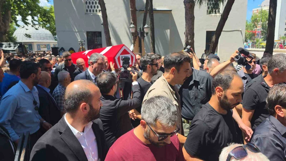 Mehmet Cemal Öztaylan Bandırma'da son yolculuğuna uğurlandı