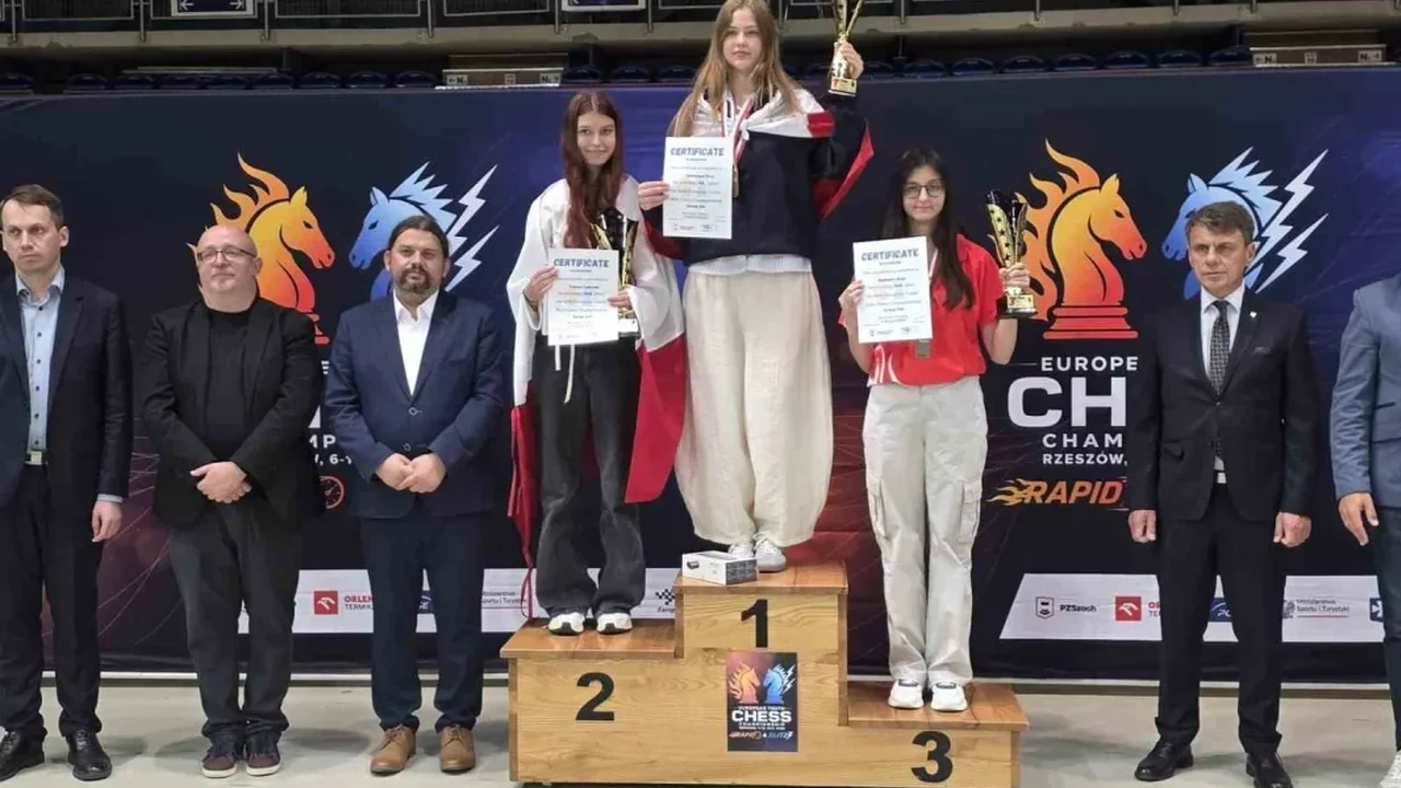 Arya Aydoğan Avrupa Satranç Şampiyonası'nda çifte madalya aldı