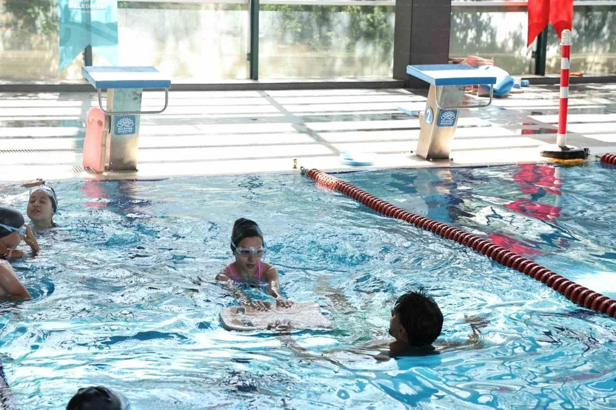 Nilüfer'de kırsal mahalle çocukları yüzme öğreniyor
