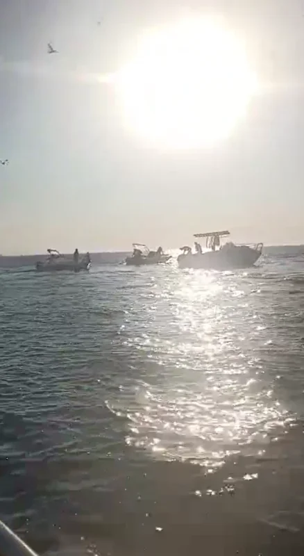 Yalova açıklarında su tankeri tekneye çarptı, 2 kişi kurtuldu