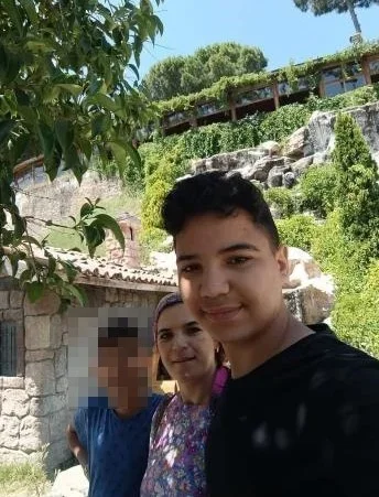 Arnavutköy'de aile dehşeti: Eski eşini ve oğlunu öldürdü
