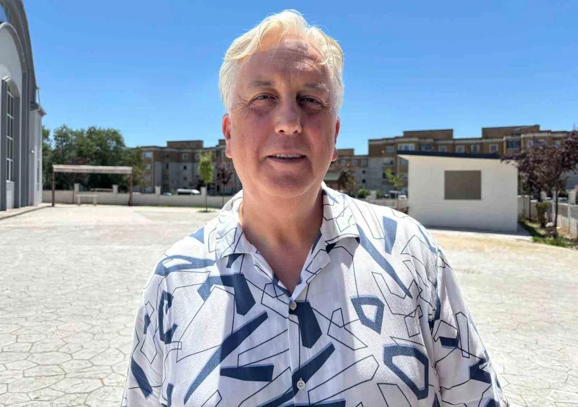 Kocaeli İzmit'te cami imamına saldırı: O anlar kamerada