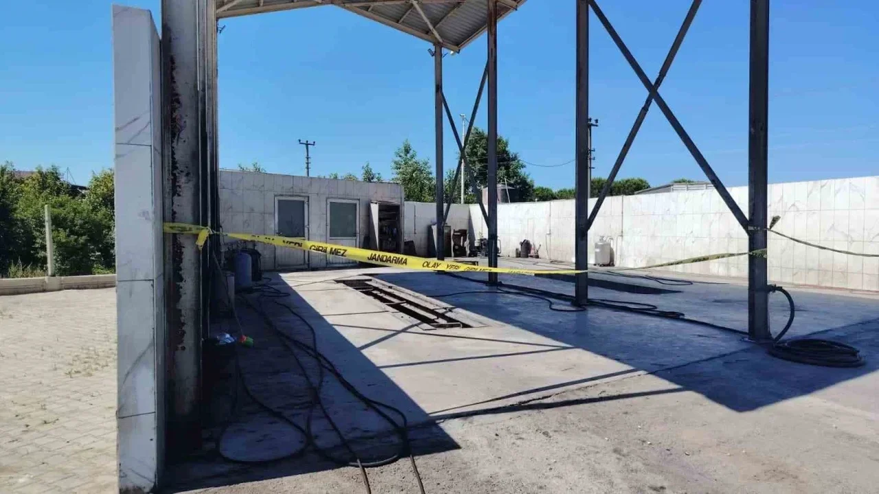 Elektrik akımına kapılan baba ve oğul Kocaeli'de defnedildi