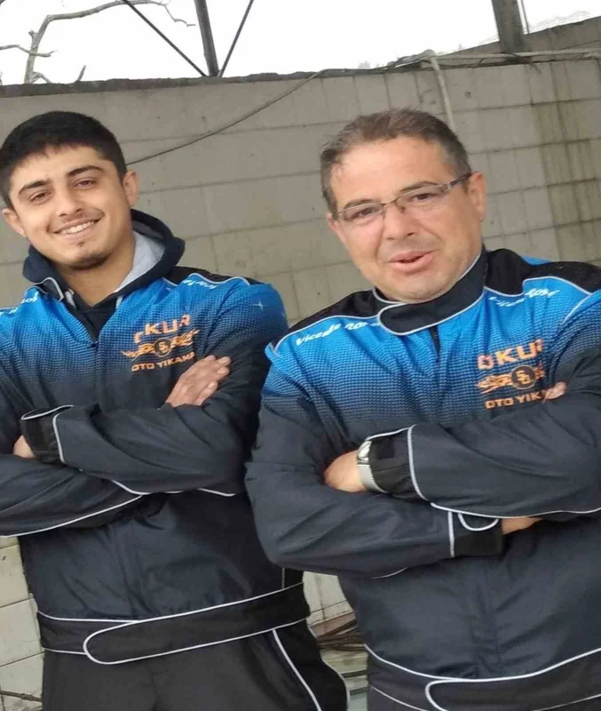 Elektrik akımına kapılan baba ve oğul Kocaeli'de defnedildi