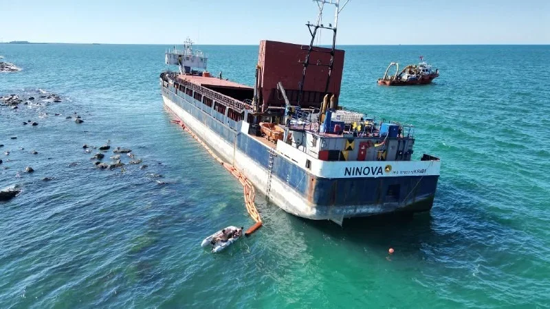 Karasu'da karaya oturan NINOVA gemisi 71 gün sonra kurtarıldı