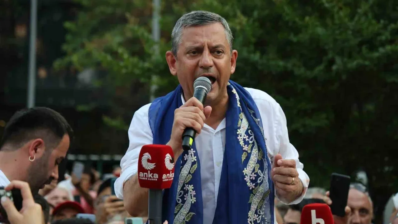 Özgür Özel'den yeni parti sinyali: Adana'da dikkat çeken sözler