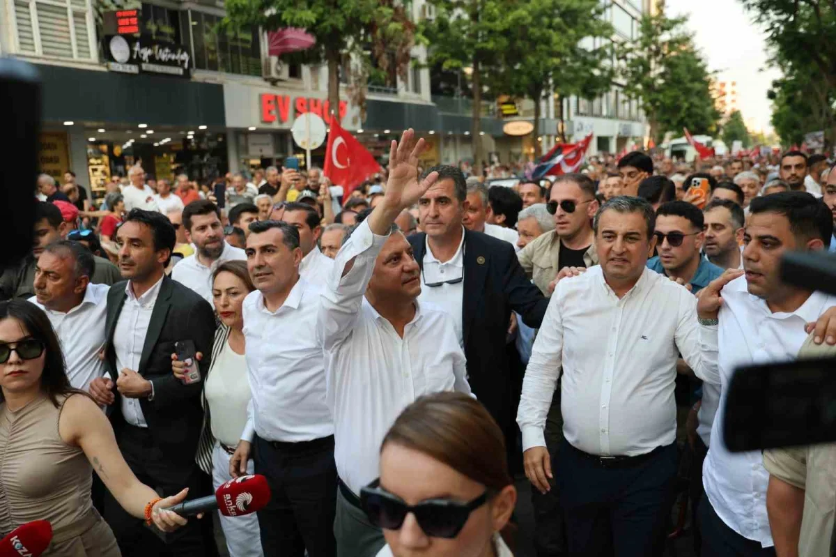 Özgür Özel'den yeni parti sinyali: Adana'da dikkat çeken sözler