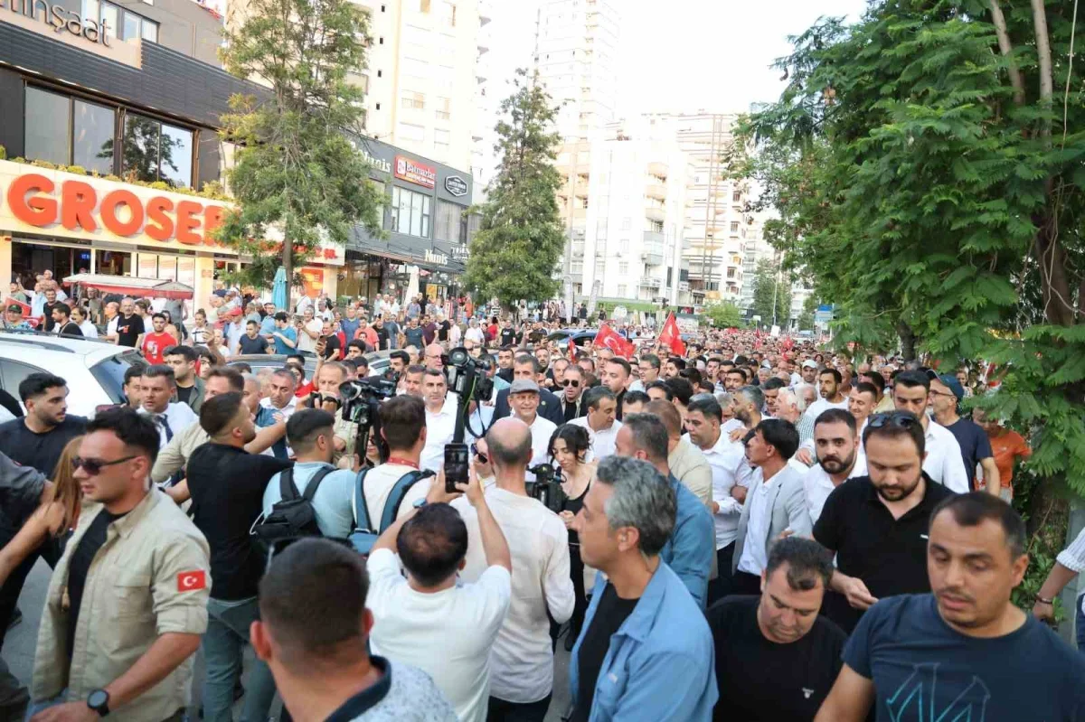 Özgür Özel'den yeni parti sinyali: Adana'da dikkat çeken sözler