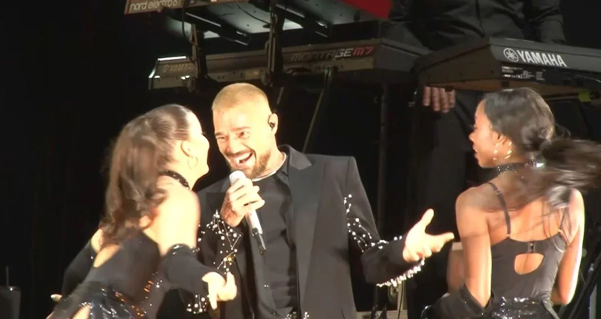 Ricky Martin 15 yıl sonra İstanbul'da sahneye çıktı