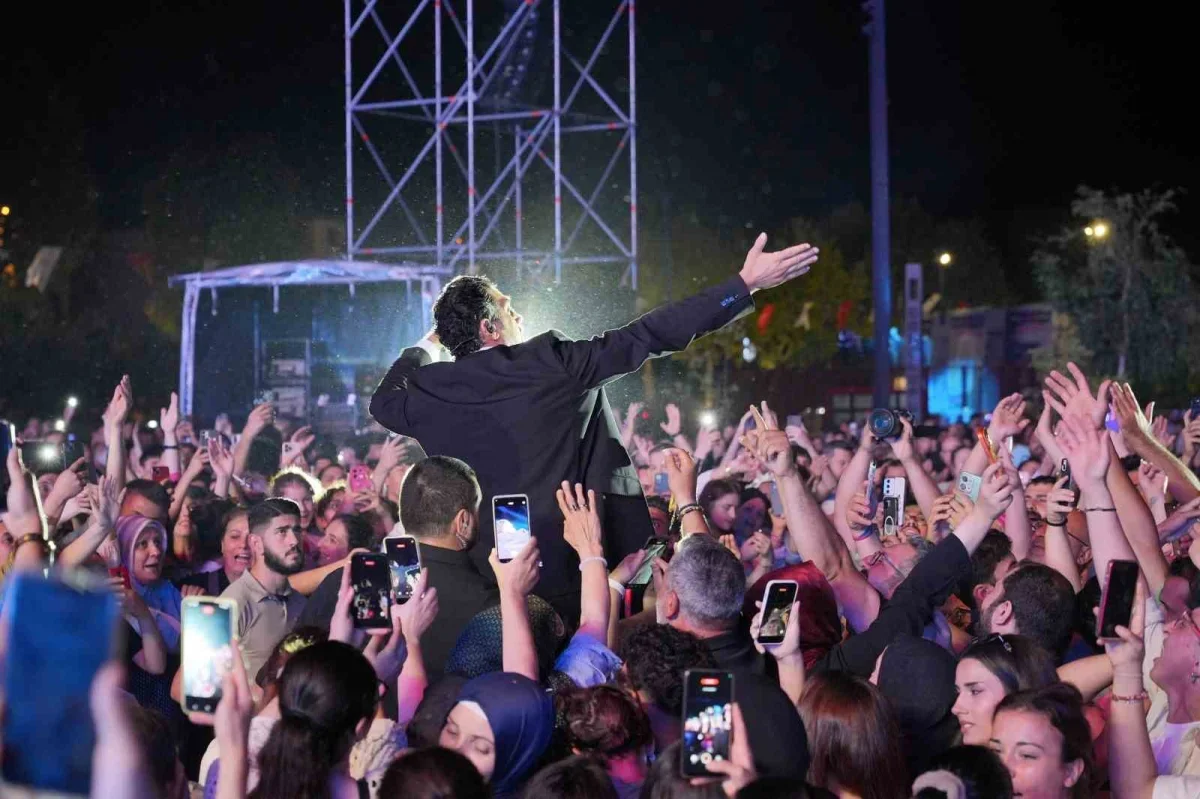 Bayhan, Sakarya Kültür Yolu Festivali'nde sahne aldı