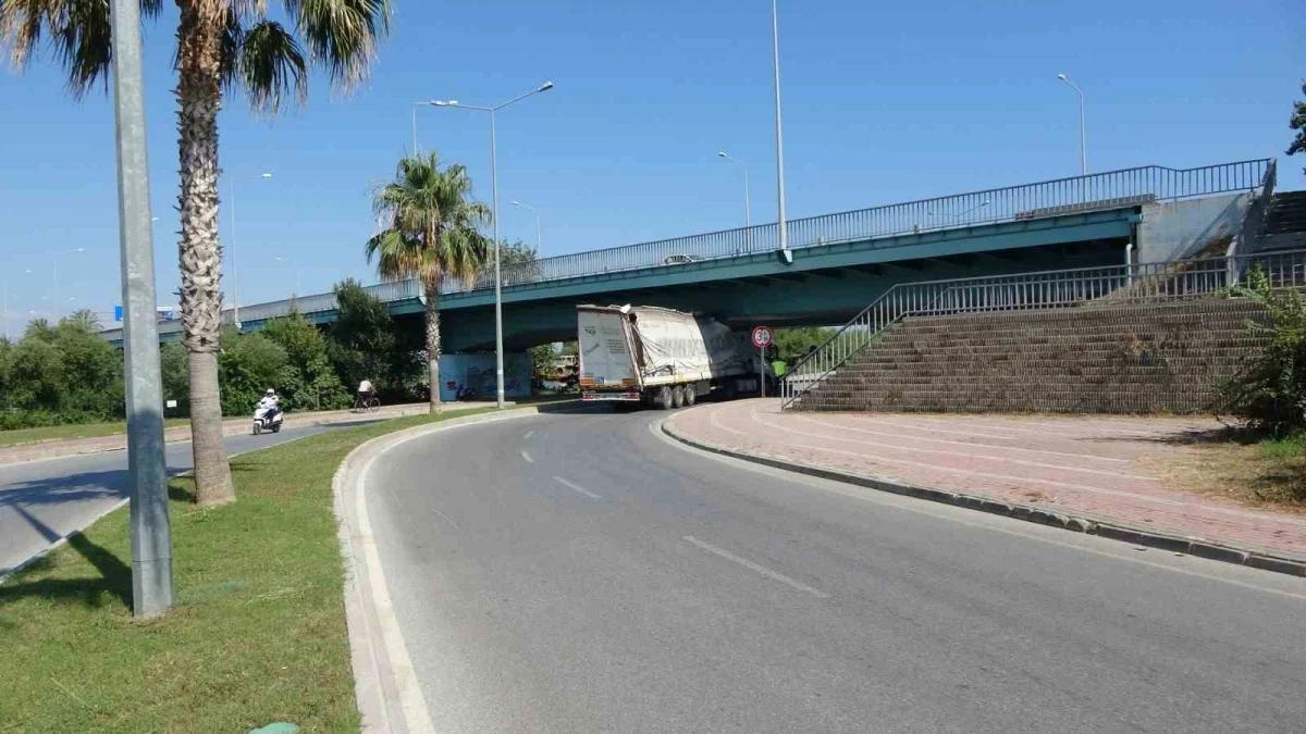 Navigasyon tırları dar sokaklara sokuyor: Nihat Şensoy uyardı