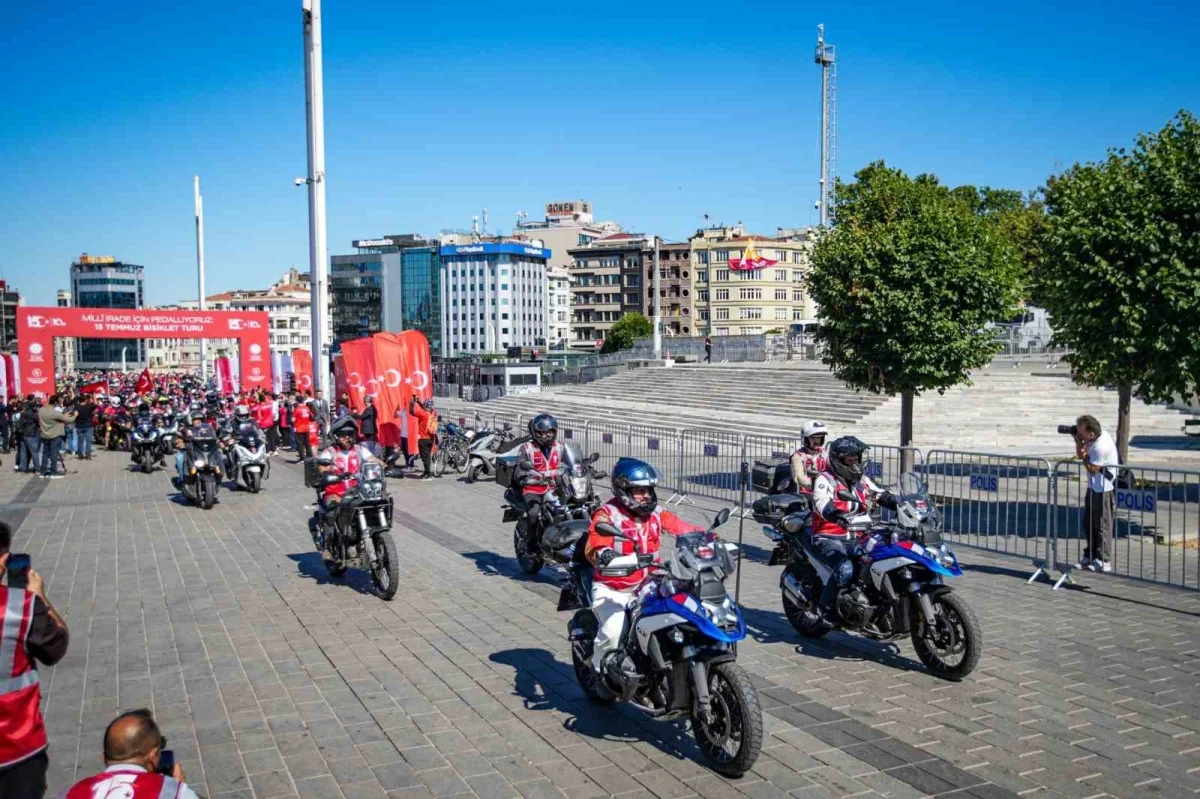 15 Temmuz şehitleri anısına İstanbul'da dev bisiklet korteji