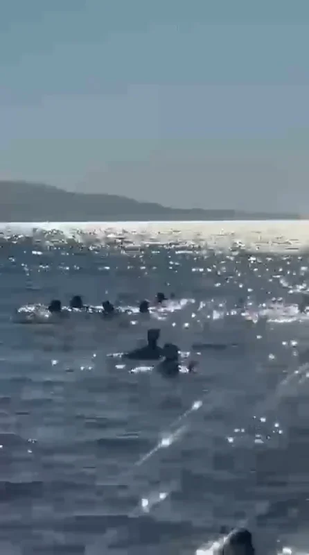 Gemlik Kumsaz sahilinde baba ve iki kızını akıntıdan kurtardılar