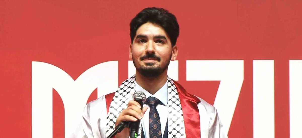 İstanbul Yeni Yüzyıl Üniversitesi'nde 3 bin 40 öğrenci mezun oldu