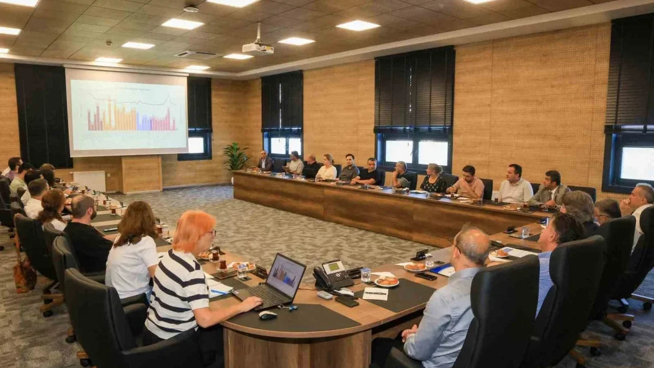 BUÜ'de araştırma ekosistemi toplantısı: Hedef bilimsel altyapı