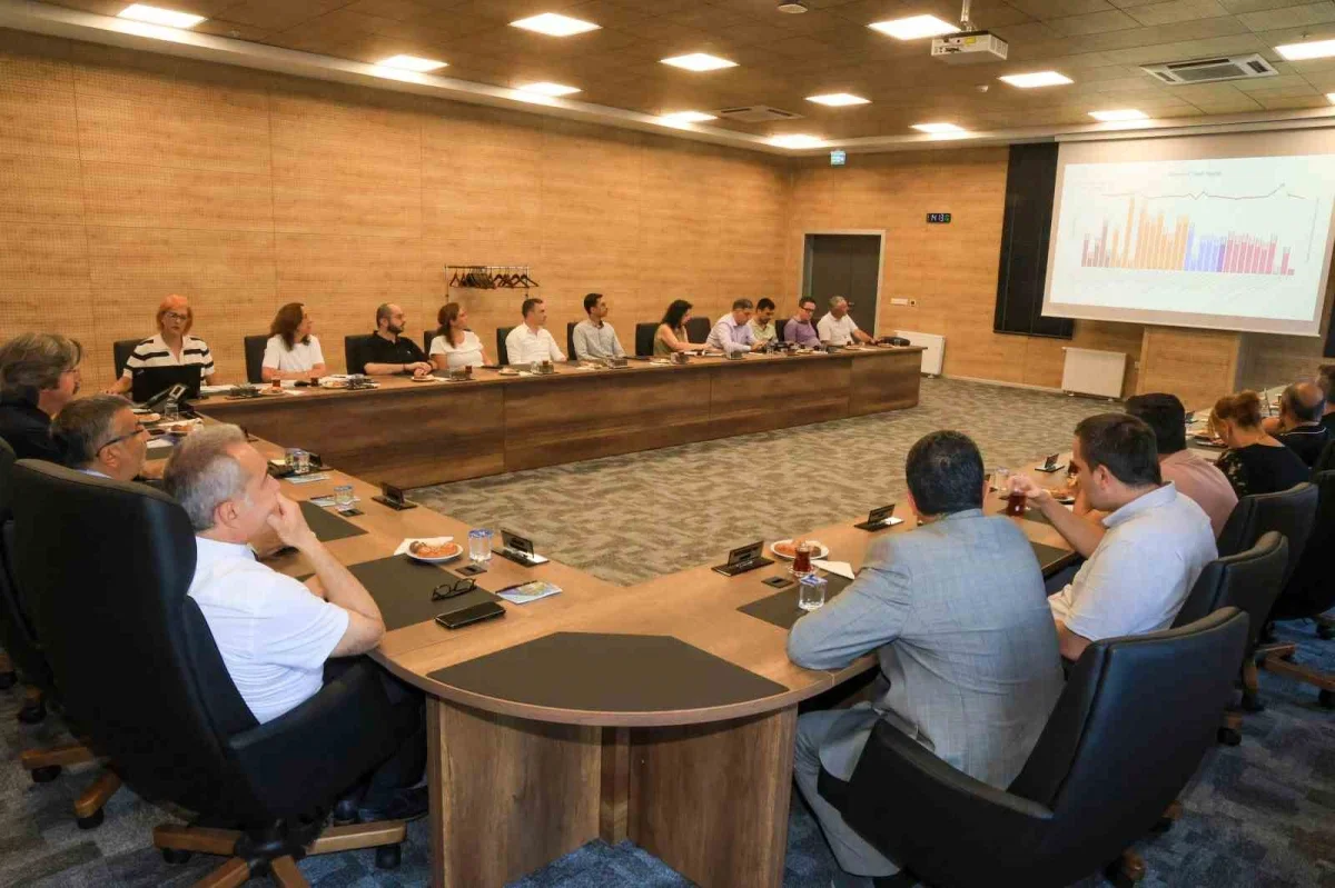 BUÜ'de araştırma ekosistemi toplantısı: Hedef bilimsel altyapı