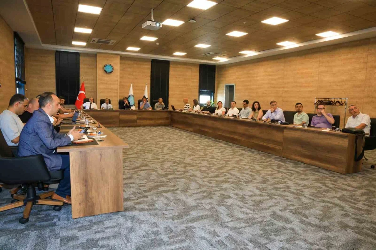 BUÜ'de araştırma ekosistemi toplantısı: Hedef bilimsel altyapı