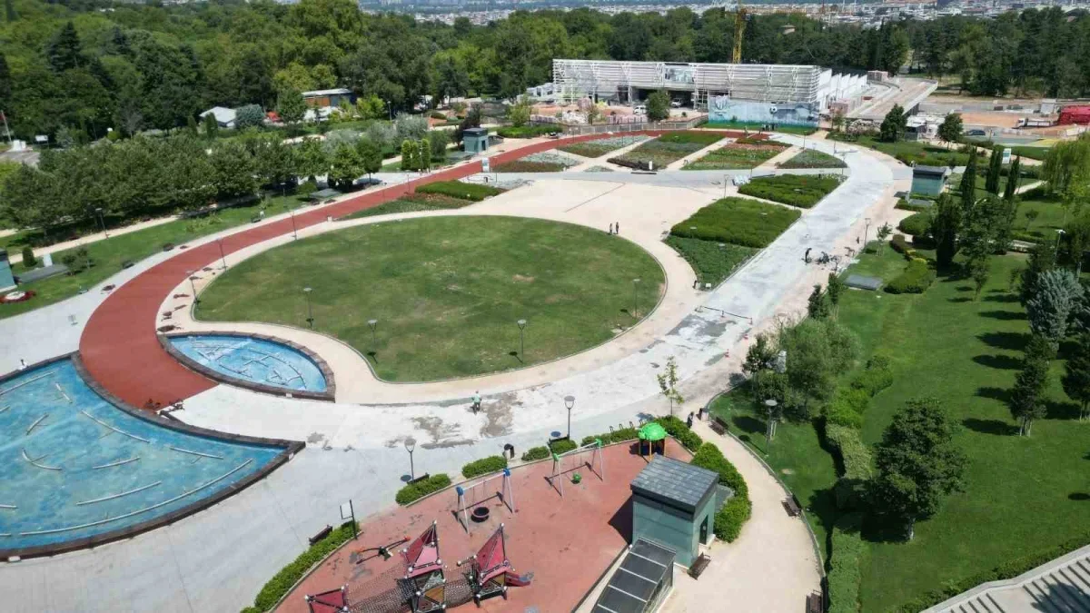 Bursa Millet Bahçesi'ndeki yürüyüş yolu sil baştan yenileniyor