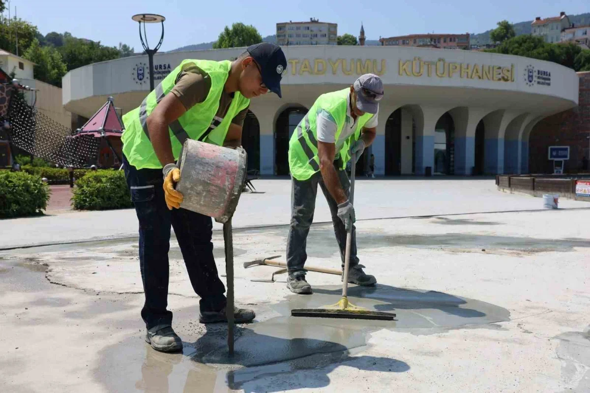 Bursa Millet Bahçesi'ndeki yürüyüş yolu sil baştan yenileniyor