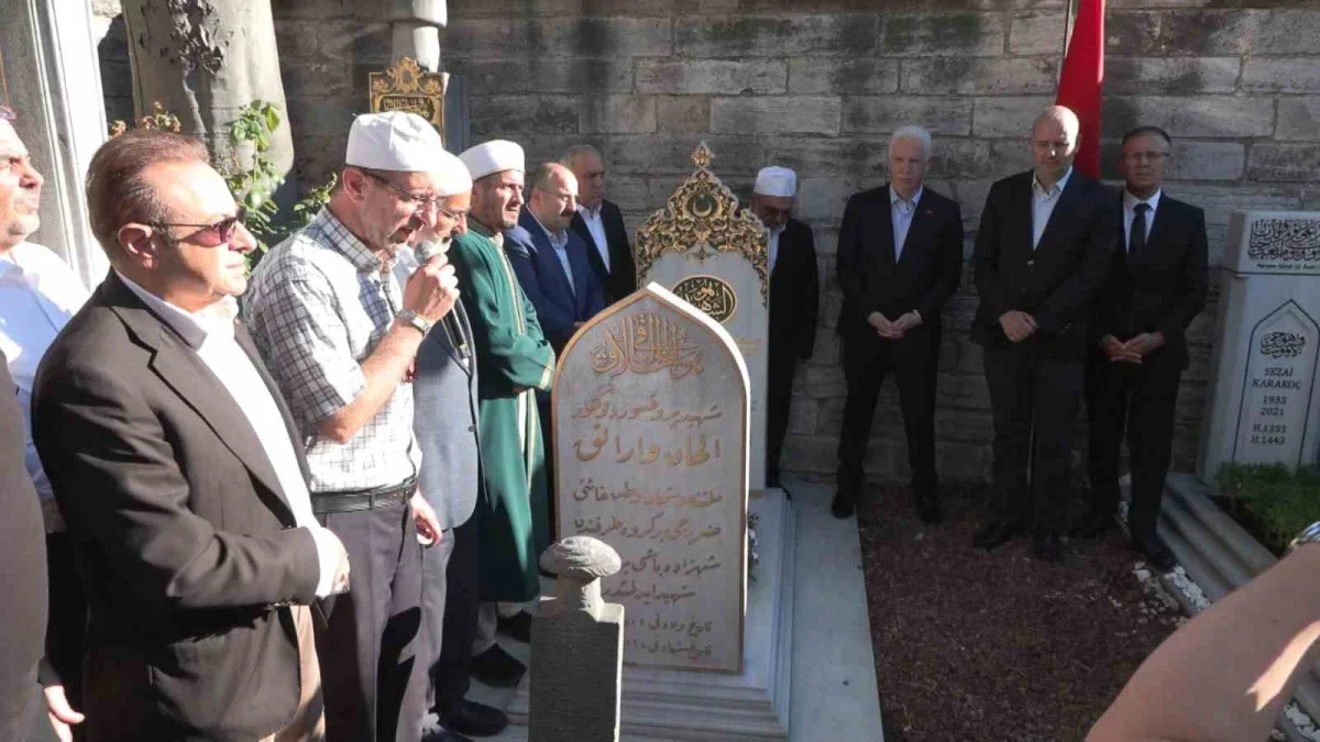 15 Temmuz şehidi İlhan Varank kabri başında dualarla anıldı