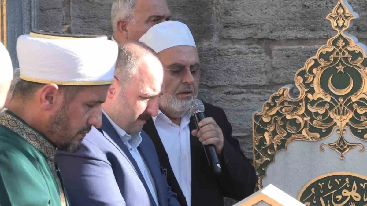 15 Temmuz şehidi İlhan Varank kabri başında dualarla anıldı