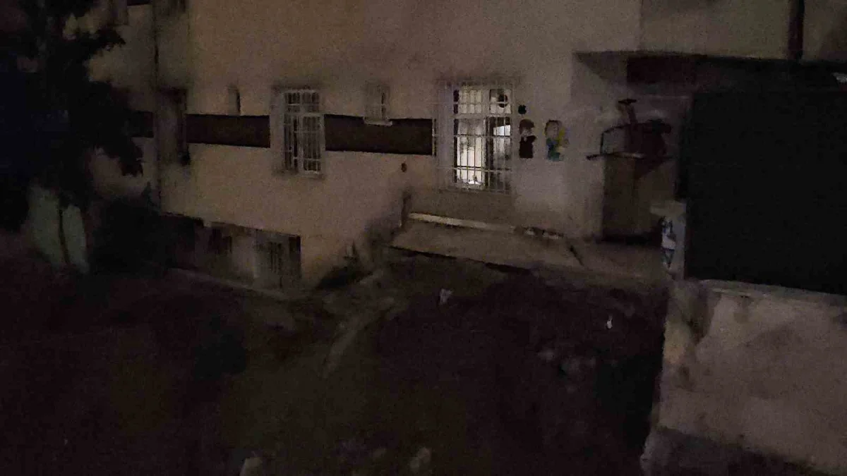 Bahçelievler'de temel kazısı sonrası 7 katlı bina tahliye edildi