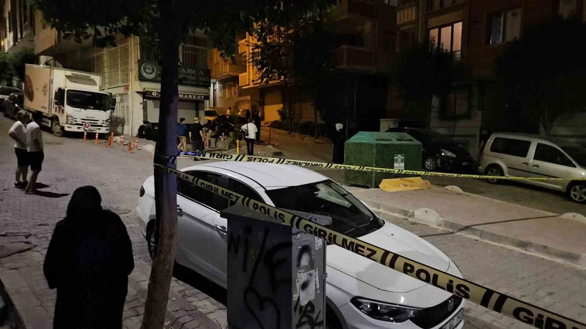 Bahçelievler'de temel kazısı sonrası 7 katlı bina tahliye edildi