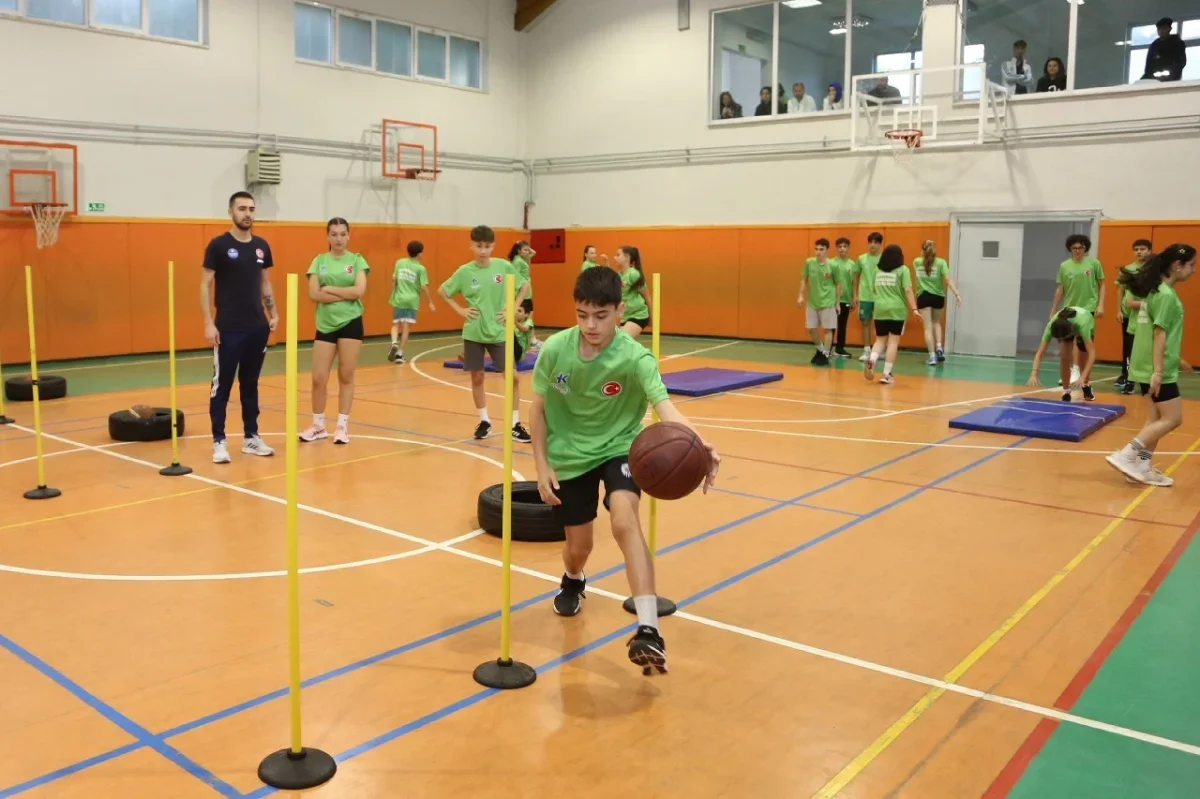 Küçükçekmece'de ücretsiz yaz spor okulları 11 Eylül'e kadar