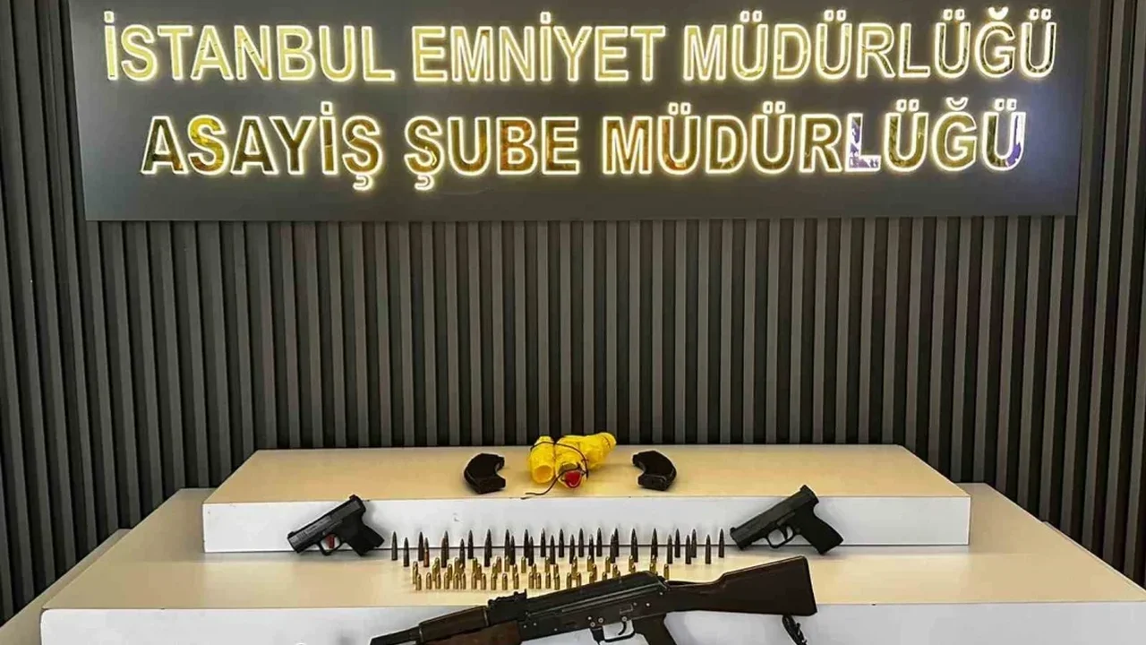 Eyüpsultan'da motosikletten AK-47 ve el yapımı bomba çıktı