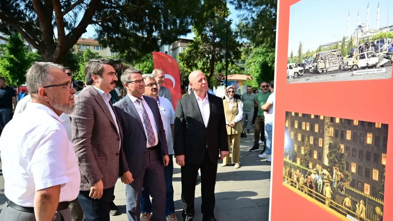 Yıldırım'da 15 Temmuz fotoğraf sergisi ziyaretçilerini bekliyor